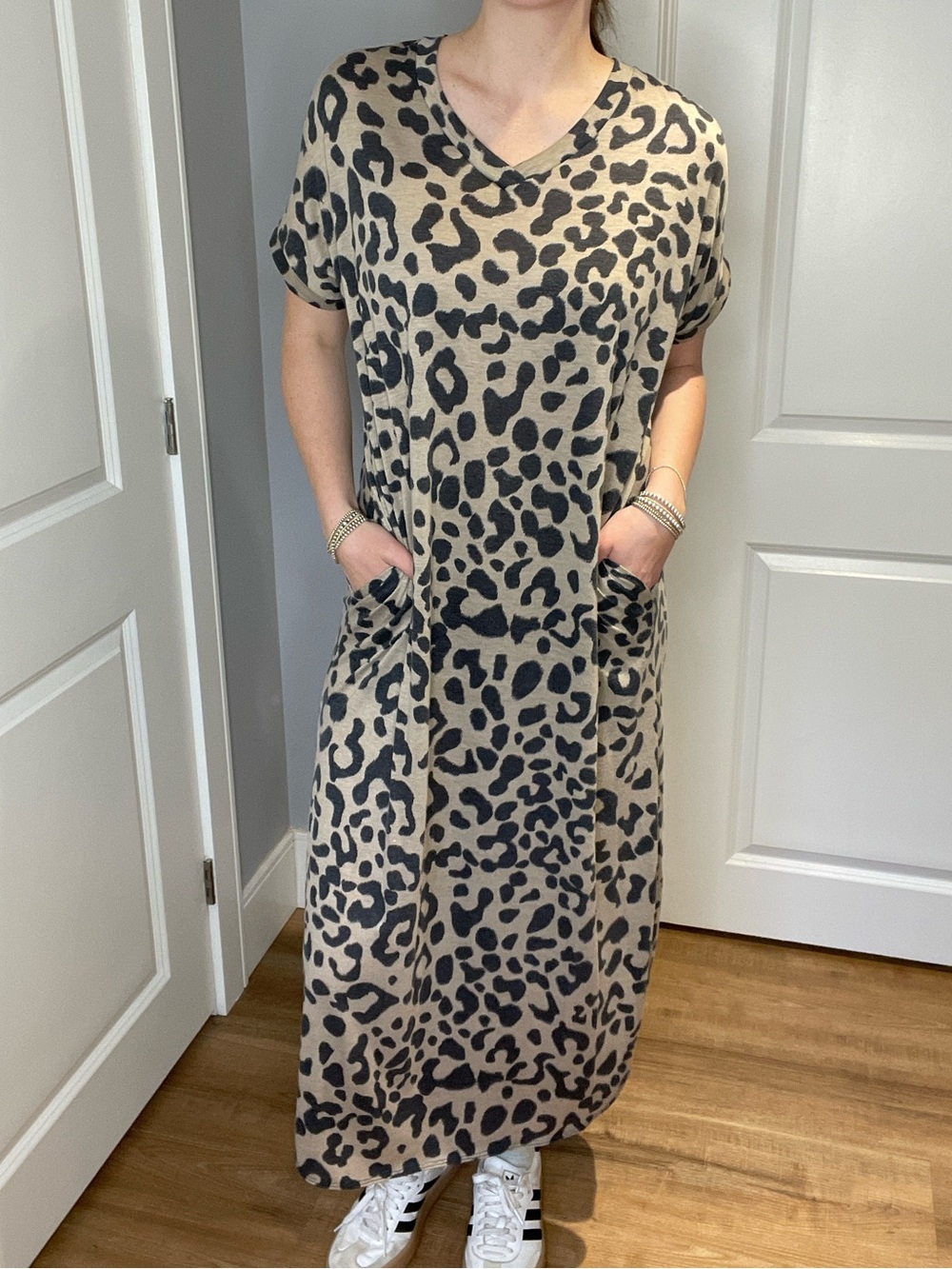 BOMBOM Leopard Print V-Neck Maxi Dress
